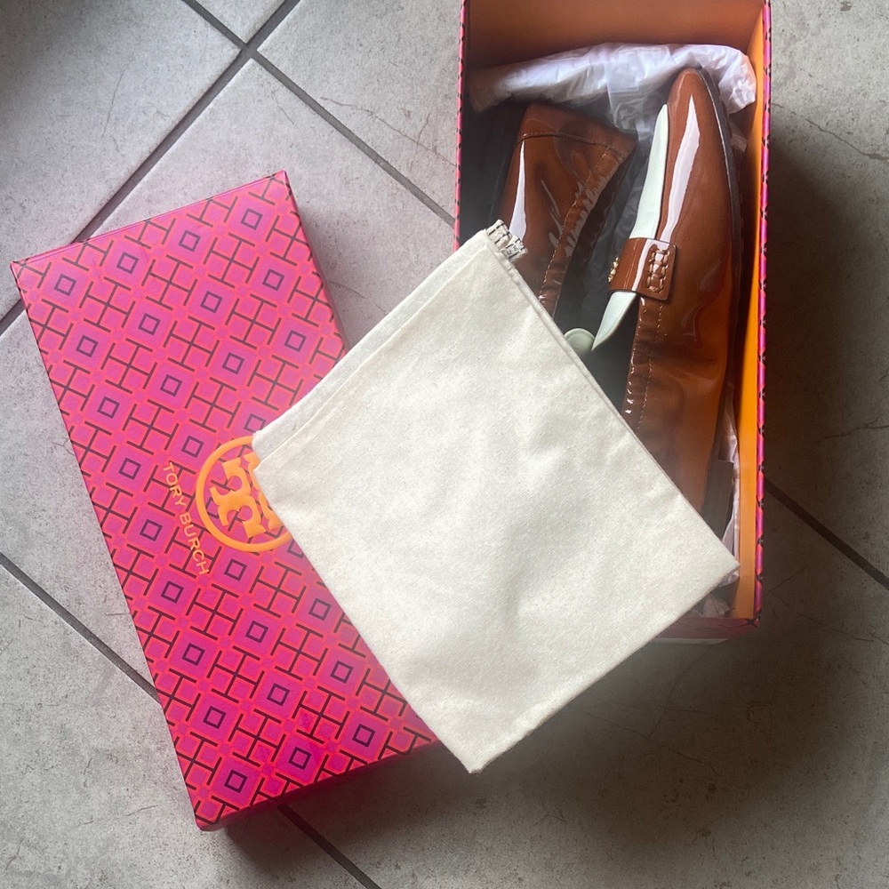 NWB! Tory Burch Women's Patent Leather Ballet Loafer with dust bag! - Picture 4 of 5
